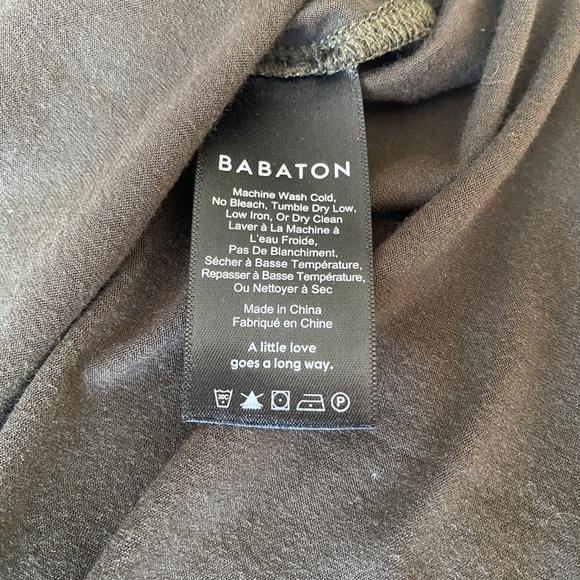 Aritzia Babaton Women's Dark Olive Green 1/2 Sleeve 1/4 Side Slit T-Shirt Medium - Picture 7 of 14